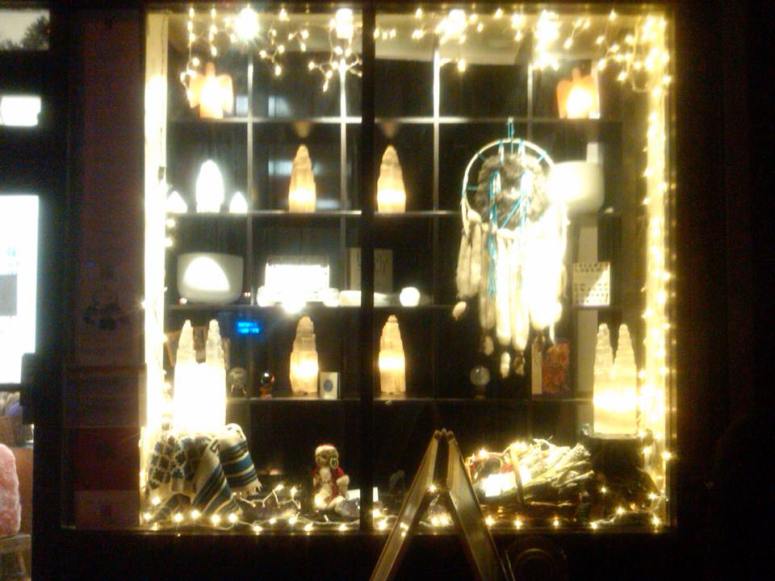 1555332_280249305459324_1595002793_n-2